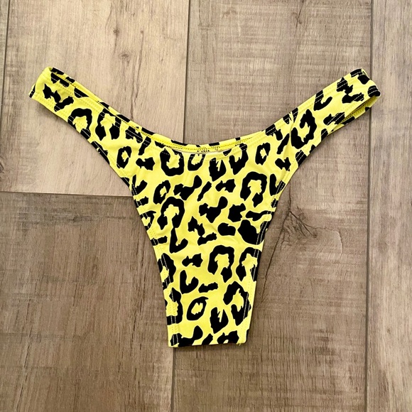 ๐ฅNew S/M leopard neon yellow bikini - Picture 7 of 7